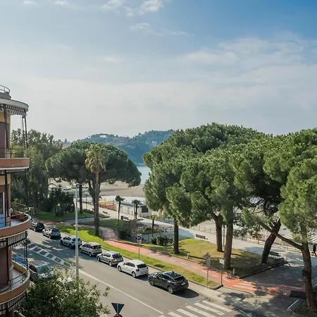 024 - Casa Lussuosa Vista Mare Ad Un Passo Dalla Spiaggia, Centro Citta' *