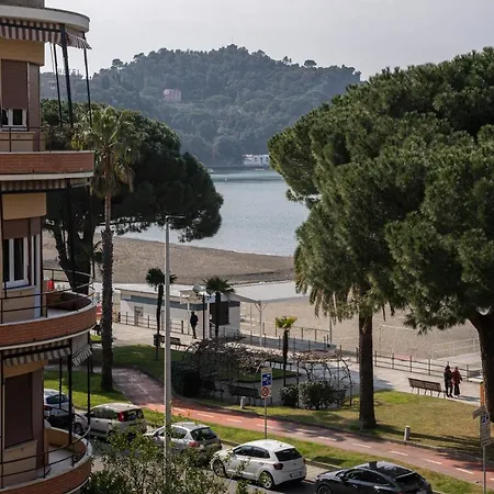 024 - Casa Lussuosa Vista Mare Ad Un Passo Dalla Spiaggia, Centro Citta' *