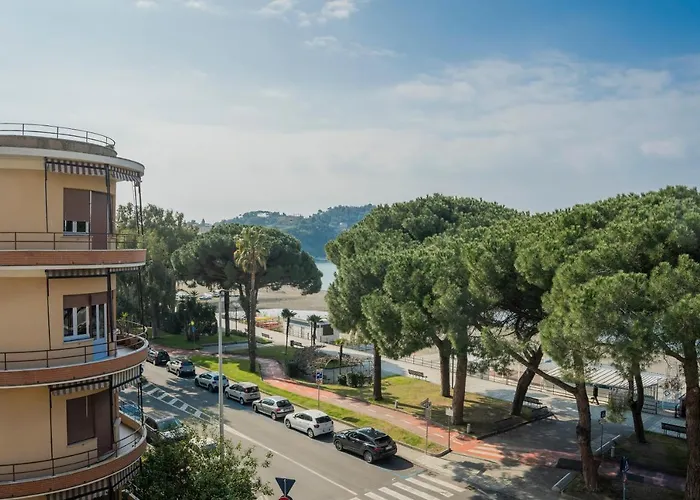024 - Casa Lussuosa Vista Mare Ad Un Passo Dalla Spiaggia, Centro Citta' *